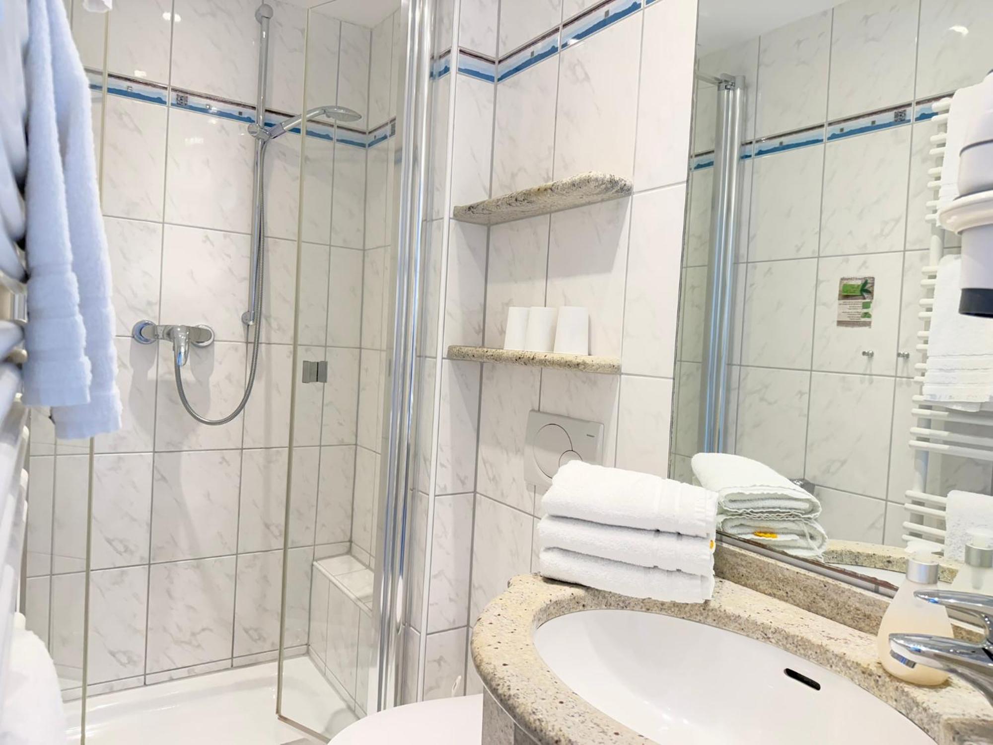 קושהאבן Seehotel Neue Liebe מראה חיצוני תמונה
