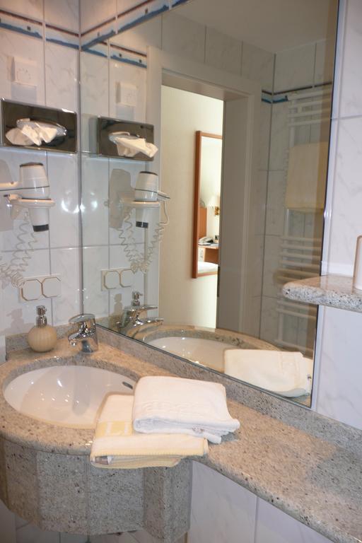 קושהאבן Seehotel Neue Liebe מראה חיצוני תמונה